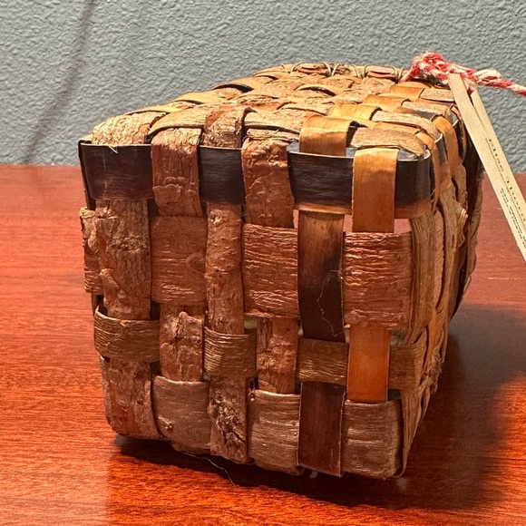 ARTIST Elise Thornton 6" Woven Willow Bark Basket - Created by Artist in WI NWT - Picture 5 of 15